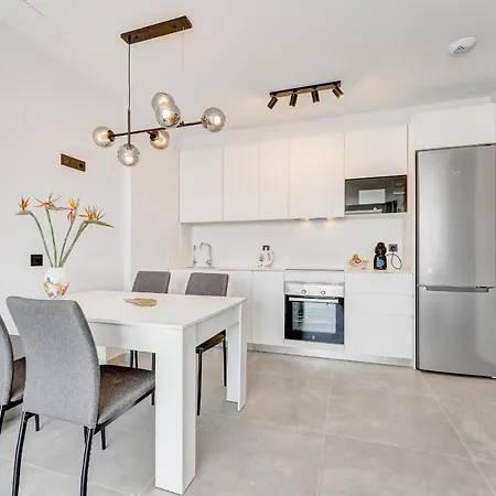 Modern New Terrazas De Costa Adeje. Heated Pool, Big Terrace And Private Parking Apartament Costa Adeje (Tenerife)